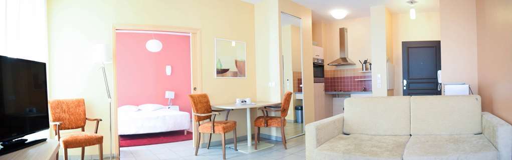 Du Chateau Hotel *